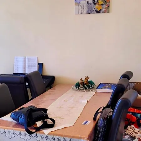 Moeblierte In Lägenhet